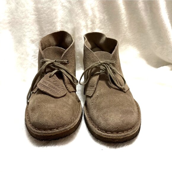 Clarks Mens Desert Boots Size 7.5 Natural Crepe Sole Beige Suede Leather Upper - Picture 8 of 9